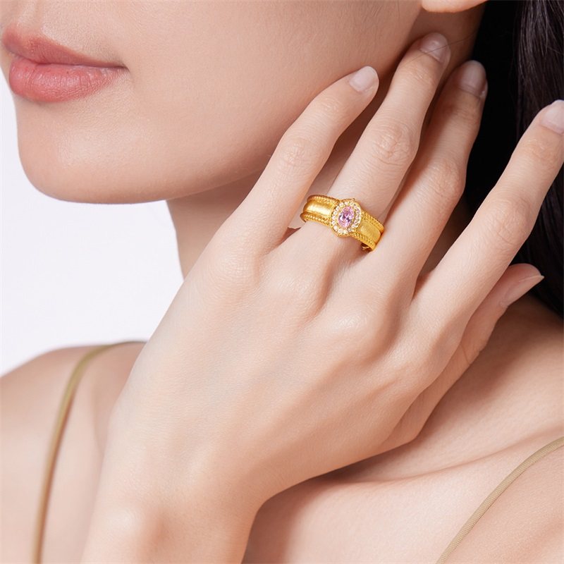 赛菲尔黄金戒指中古时光足金莫桑石鸽子蛋欧美范送女友生日礼物,淘宝优惠券,粉丝福利购,淘宝优惠卷