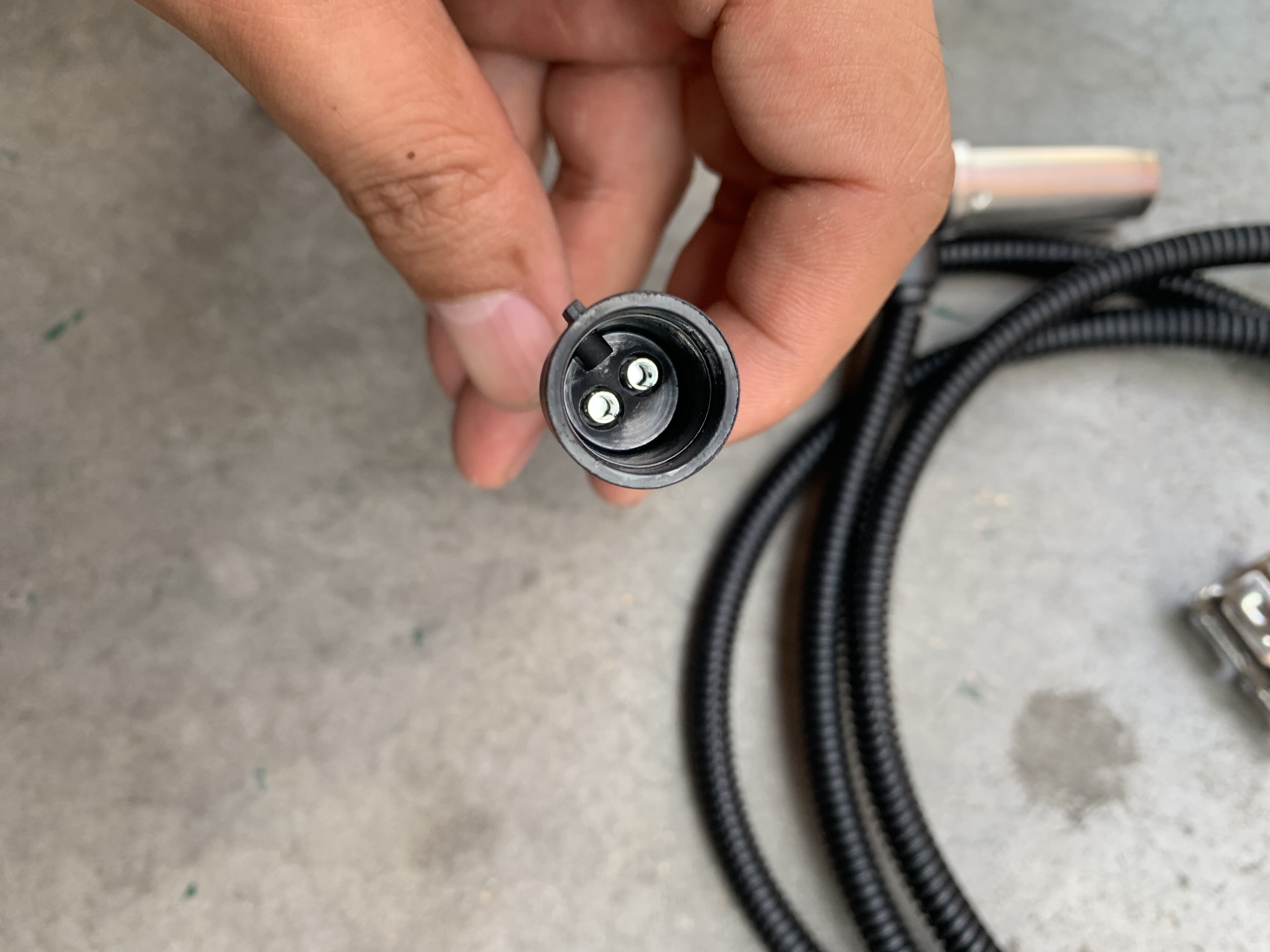 货车ABS传感器弯头1.5米适用德龙3000豪沃汕德卡解放J6悍将统帅车 - 图0