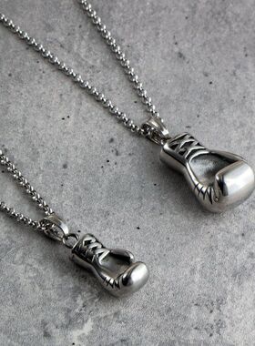 健身拳套钛钢男士项链不锈钢吊坠不掉色欧美饰品批发嘻哈小众首饰