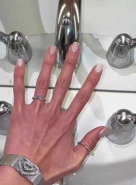 韩国小众ins 爱心水钻表带风设计手链银色未来感清冷气质