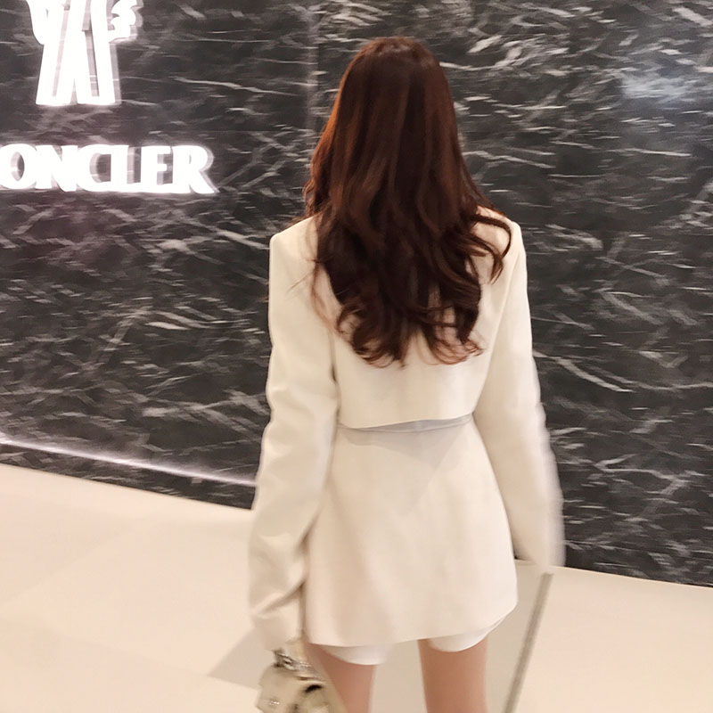 2019 白色收腰网红西装外套女英伦风中长款气质休闲小西服 下载亚博体育官方版 2019 白色收腰网红西装外套女英伦风中长款气质休闲小西服 下载亚博体育官方版