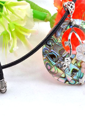 幻彩贝壳吊坠饰品梅花项链