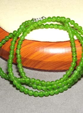 L040202 新疆的猫15.8克直径4mm色泽鲜美均匀苹果绿碧玉圆珠项链