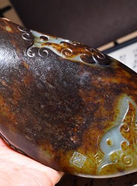 新疆的猫485.0克，青玉籽料仿古“龙图腾”大把件摆件SBH156