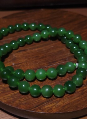 新疆的猫YQ102305 43.5克直径8mm色调浓艳色度纯正菠菜绿碧玉项链