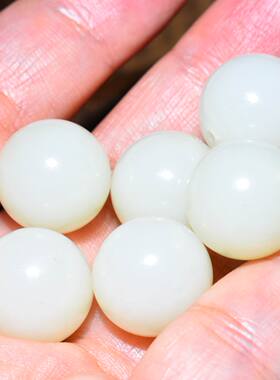 SBH420新疆的猫5.6克15.5mm特细润且末糖白玉圆珠   1000元/颗