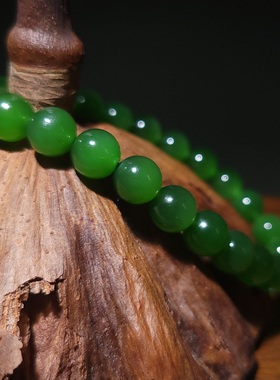 YQ011204新疆的猫17.9克精品色调浓艳和田玉俄碧玉菠菜绿碧玉手链