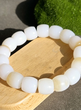 新疆的猫W122506 63.9克，黄糖高光白王的且末三高料直切手串