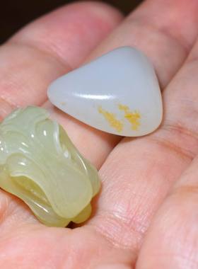 JJ010707新疆的猫4.1克青海黄口玉白菜（百财）挂坠和田玉