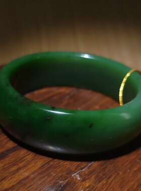 YQ022706新疆的猫58mm80.1克色度柔腻翠彩和田玉老料碧玉正妆手镯