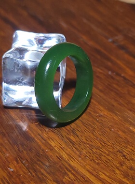 YQ031807新疆的猫4.1克内径18mm色调正点质感俄料菠菜绿碧玉指环