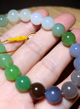 新疆的猫zg121709 29.7克，滋润冒油色彩绚烂惊艳多宝手串