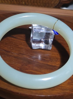 新疆的猫YQ081602 51.02克内径59.4mm油亮冰润肉细清爽晴水色手镯