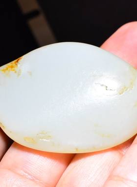 新疆的猫40.0克，细腻油糯润色调清爽的水滴型白籽料CD25