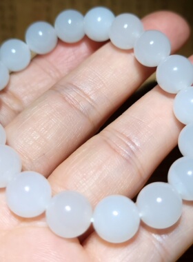 新疆的猫zg010604 29.5克，极冰润泛宝光“冰莹大露珠”白冰手串