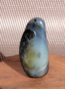 新疆的猫C122302 24.8克，老气老结油库皮仿古凤雕件