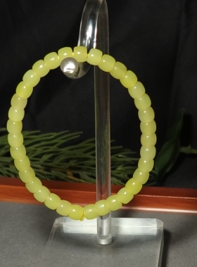 L012603 新疆的猫12.5色调油亮颜色纯正若羌鸡油黄直切手链和田玉