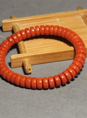 L031301 新疆的猫25.4克，直径9-4mm柿子红满肉南红药片手链