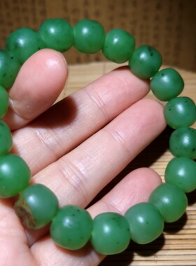 zg031004 新疆的猫51.9克油亮满色均匀俄乌兰海碧玉老型珠手串