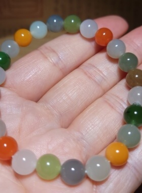 zg033006 新疆的猫17.3克色泽搭配绚丽的和田玉全家福多宝手链