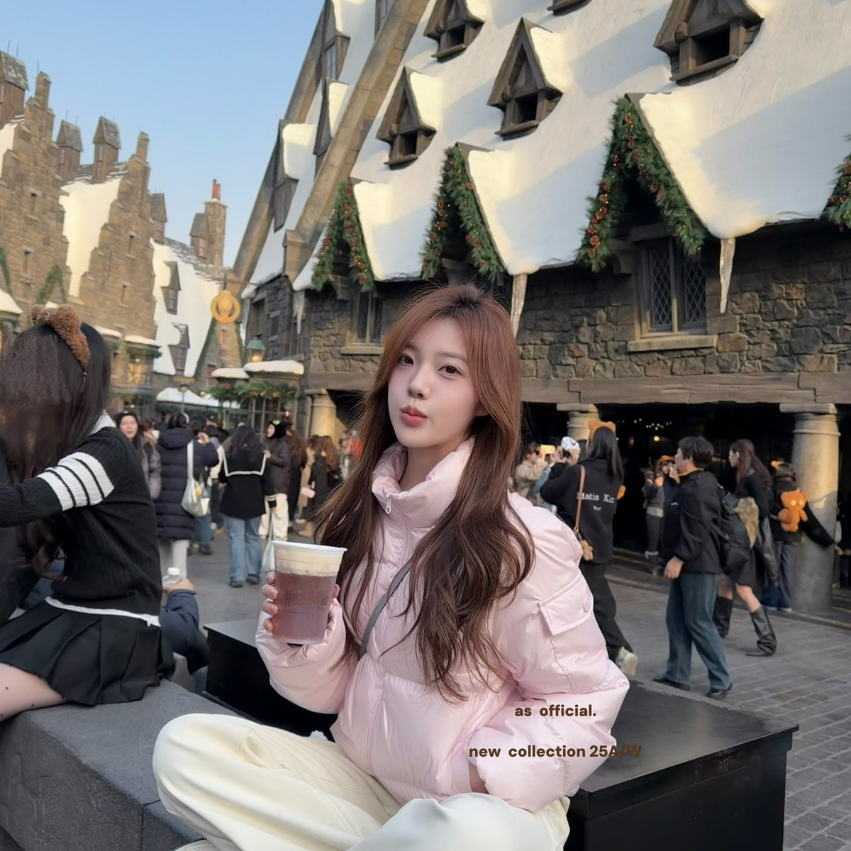 AS OFFICIAL-品质珠光缎面小立领保暖羽绒服外套(被喜悦粉俘获~) - 图0