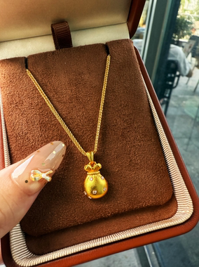 中古风好运金色小福袋项链女转运黄金色2025新款秋冬锁骨链毛衣链