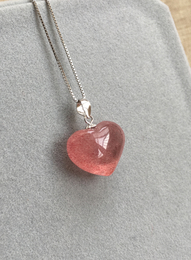 招桃花草莓晶爱心项链