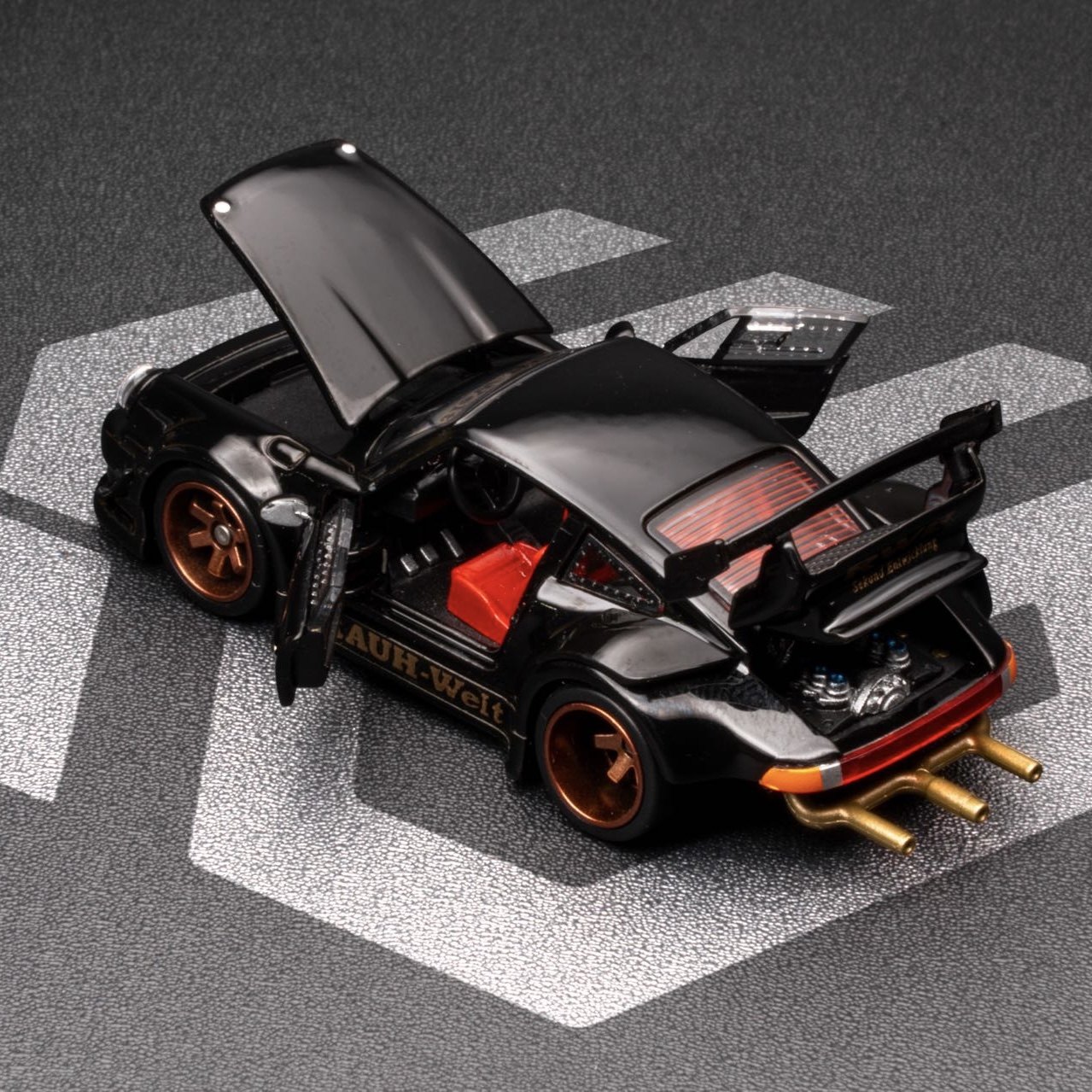 FG 1:64 保时捷RWB 930 黑鸟金轮 全开门 仿真合金汽车模型收藏,淘宝优惠券,粉丝福利购,淘宝优惠卷