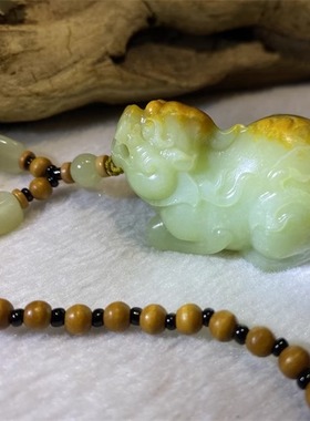 和田玉黄白河磨玉貔貅手把件