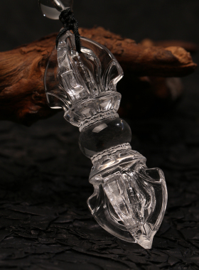 天然白水晶手工雕刻金刚杵吊坠