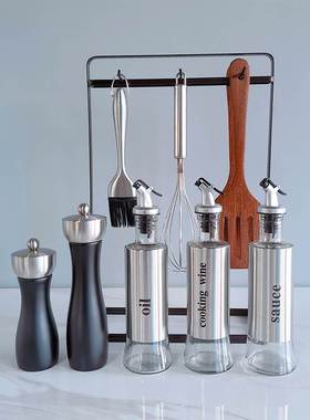 现代轻奢系样板间厨房组合装饰品摆件汤锅砧板花艺不锈钢软装道具