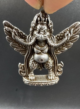 手工敲打錾刻天铁托甲大鹏金翅鸟项链挂件吊坠随身护法铁配饰