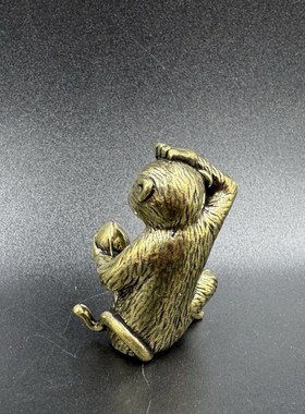 古玩收藏复古实心合金铜猴子献桃寿桃桌面摆件黄铜茶宠微雕猴摆件