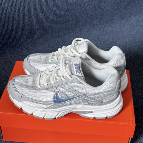 耐克/Nike Initiator 白色经典复古低帮缓震运动跑步鞋HQ1511-121 - 图2