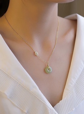 招财纳福仿玉石吊坠项链配饰女新中式平安扣感轻奢小众锁骨链