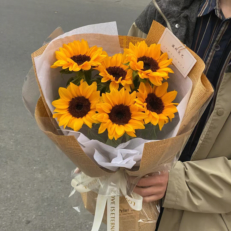 复古报纸英文字母牛皮纸花束鲜花包装纸向日葵包花纸花艺花店材料,淘宝优惠券,粉丝福利购,淘宝优惠卷