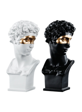 北欧客厅样板房黑白大卫雕塑软装摆件售楼处端景台创意人物装饰品