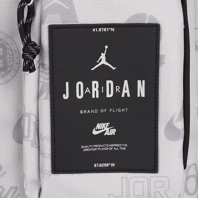 JORDAN Nike Backpack ຜູ້ຊາຍແລະແມ່ຍິງກະເປົ໋ານອກຄວາມອາດສາມາດຂະຫນາດໃຫຍ່ Multifunctional Mountaineering Bag Travel Bag FV2566-012