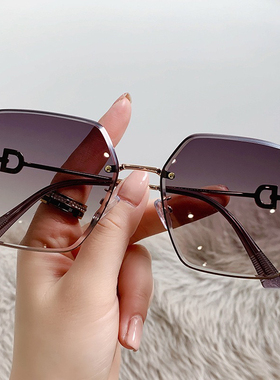 2025EuropeanandAmericanFashionFramelessCut BorderUVInternet