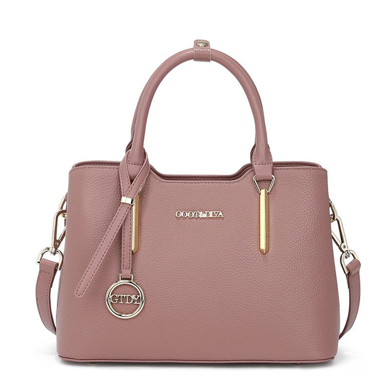 真皮高级感女士2022新款洋气斜挎包 古缇蒂亚女士包袋