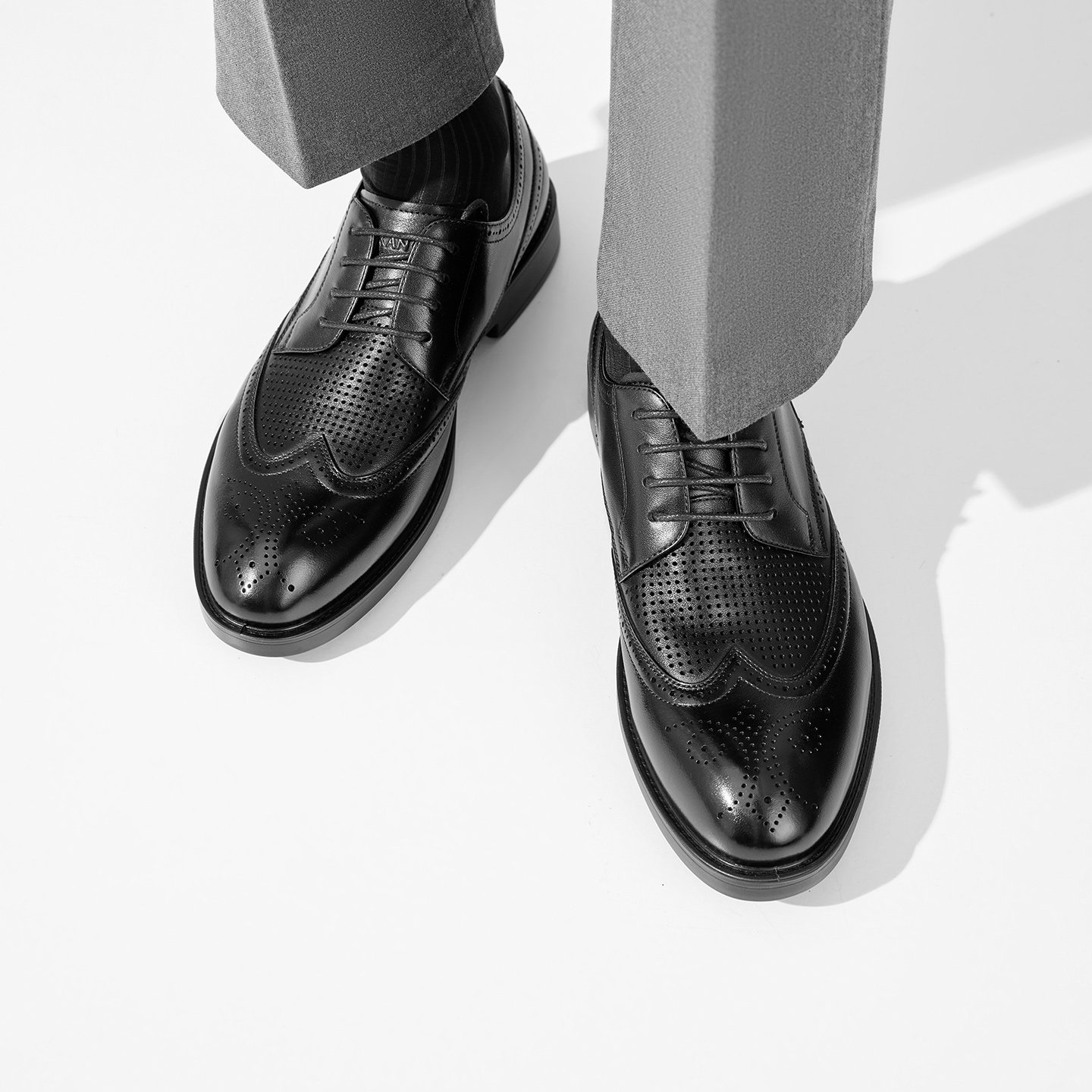 Aokang men's shoes 2026 summer new business formal brogue men's genuine leather hollow breathable lace-up leather shoes