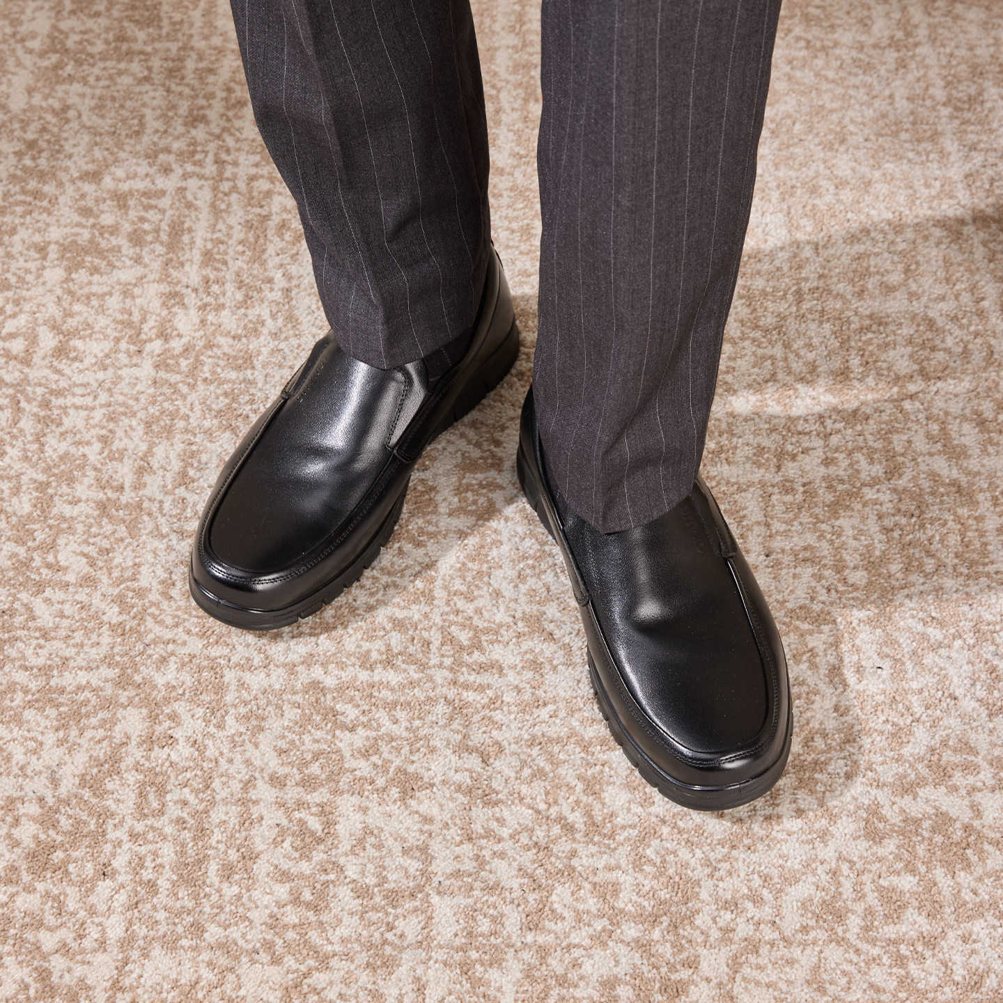 奥康 男鞋2025冬季新款乐福鞋软底一脚蹬加绒保暖豆豆鞋时尚单鞋,淘宝优惠券,粉丝福利购,淘宝优惠卷