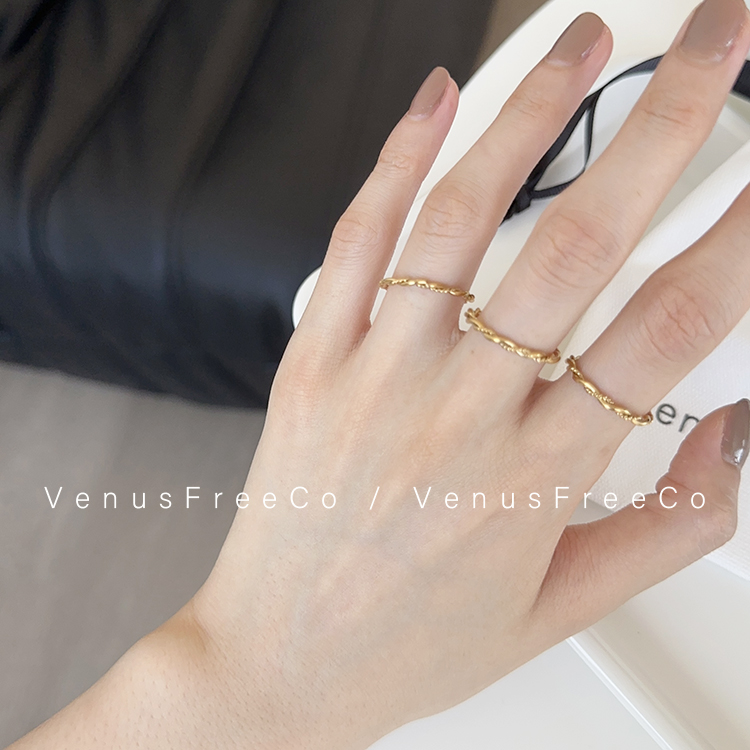 VenusFreeCo扭扭麻花18k镀金闪亮超细戒指随意叠戴精致简约日常-图1