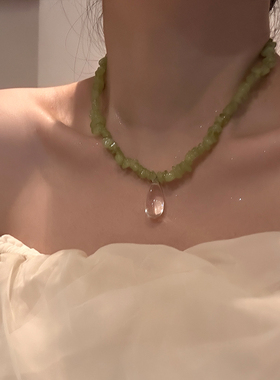 不规则绿色串珠水滴吊坠项链