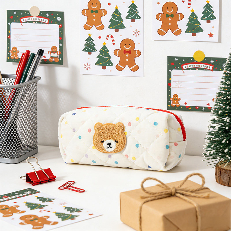 LIVHEART可爱小熊格子笔袋收纳包卡通文具袋大容量化妆包收纳袋女,淘宝优惠券,粉丝福利购,淘宝优惠卷