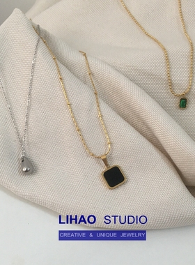 钛钢不掉色轻奢高级感黑牌项链女
