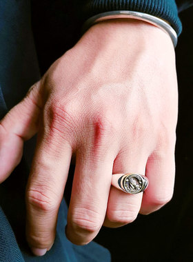 幸运和奉献银祈祷之手情侣戒指