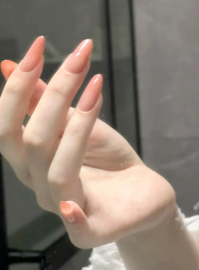 纯手工裸粉色渐变穿戴甲杏仁显白