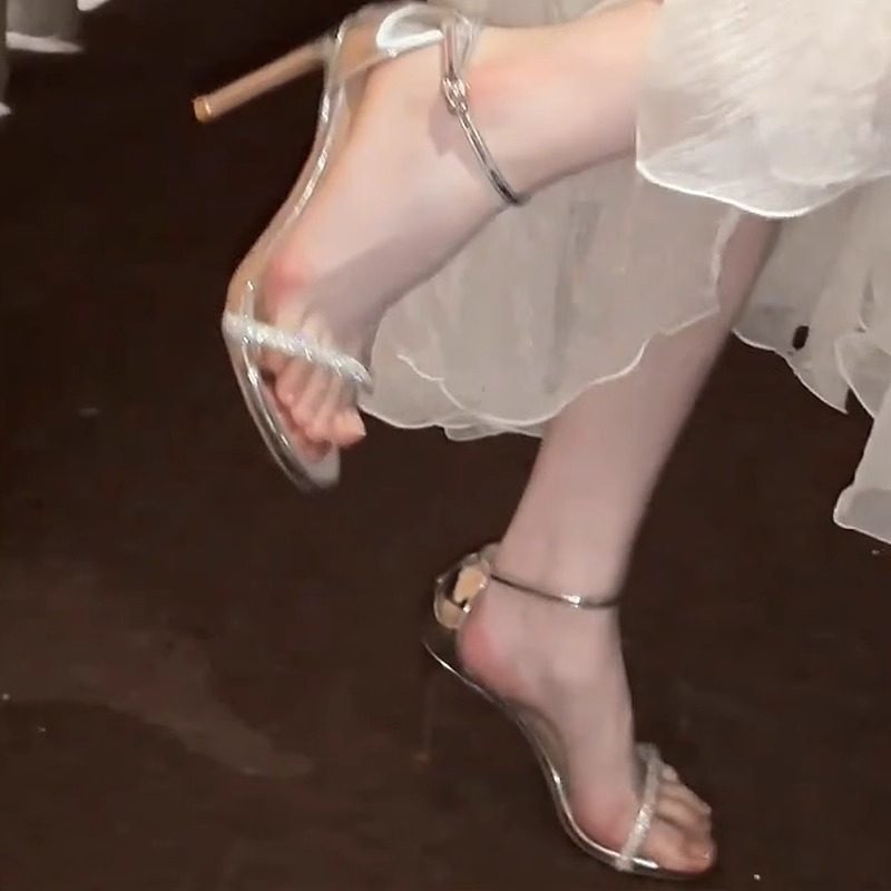 法式小众新款露趾水钻高跟鞋女细跟百搭性感银色一字带扣凉鞋夏季,淘宝优惠券,粉丝福利购,淘宝优惠卷