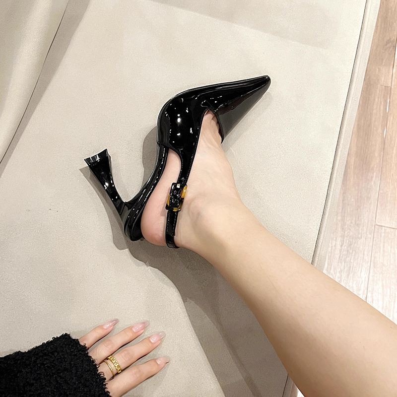 2025新款春季漆皮酒红色高跟鞋女尖头细跟马蹄跟单鞋性感包头凉鞋 - 图1